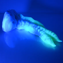 Load image into Gallery viewer, V3XCB41 Snark's Maw Medium 0020 UV
