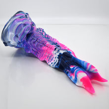 Load image into Gallery viewer, V3SCB42 Snark's Maw Medium 0030 UV GITD