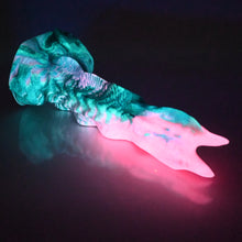 Load image into Gallery viewer, V3SCB42 Snark's Maw Medium 0030 UV GITD