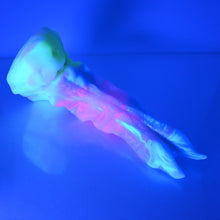 Load image into Gallery viewer, V3TCC96 Snark's Maw Medium NC 0031 UV