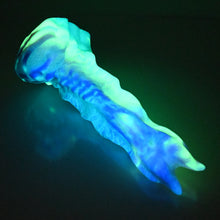 Load image into Gallery viewer, V2MBD40 Snark's Maw Small Medium GITD