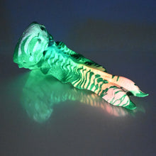 Load image into Gallery viewer, V3SCH49 Snark's Maw Medium 0030 UV GITD