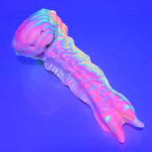 Load image into Gallery viewer, V2MBH40 Snark's Maw Small Medium UV GITD