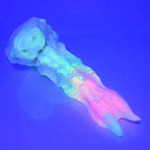 Load image into Gallery viewer, V3MBK78 Snark's Maw Medium 0050 UV GITD
