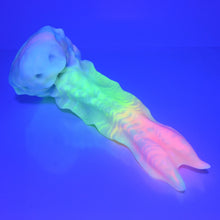 Load image into Gallery viewer, V3MBK75 Snark's Maw Medium 0050 UV GITD