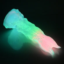 Load image into Gallery viewer, V3MBK75 Snark's Maw Medium 0050 UV GITD