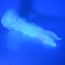 Load image into Gallery viewer, V4NCL49 Snark's Maw Large NC 0045 UV
