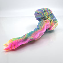 Load image into Gallery viewer, V3SBM17 Snark's Maw Medium 0030 UV GITD