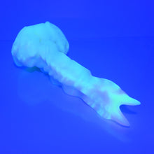 Load image into Gallery viewer, V3MBM16 Snark's Maw Medium 0050 UV GITD