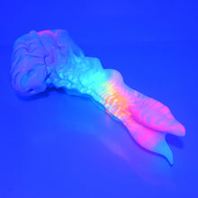 Load image into Gallery viewer, V3SBM15 Snark's Maw Medium 0030 UV GITD