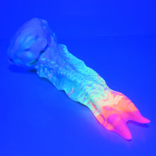 Load image into Gallery viewer, V3MBM11 Snark's Maw Medium 0050 UV GITD