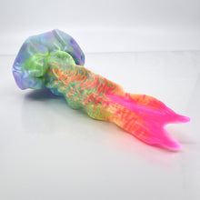 Load image into Gallery viewer, V3MBM09 Snark's Maw Medium 0050 UV GITD
