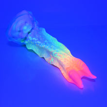 Load image into Gallery viewer, V3MBM09 Snark's Maw Medium 0050 UV GITD