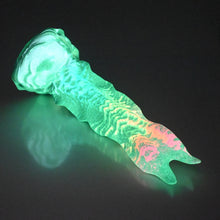 Load image into Gallery viewer, V3MBM08 Snark's Maw Medium 0050 UV GITD