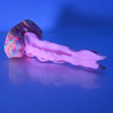 Load image into Gallery viewer, V2XCM95 Snark's Maw Small 0020 UV GITD