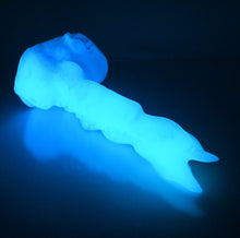 Load image into Gallery viewer, V3XDK67 Snark's Maw Medium 0020 UV GITD