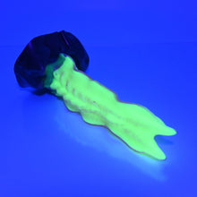 Load image into Gallery viewer, V2MBN25 Snark's Maw Small 0050 UV GITD