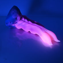 Load image into Gallery viewer, V3SCP36 Snark's Maw Medium 0030 UV GITD