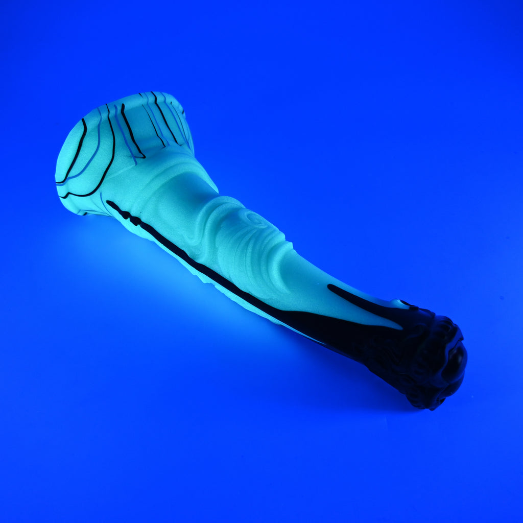 U3XJS46 Cirrus Medium 0020 UV GITD