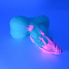 Load image into Gallery viewer, Y2SFN27 Kong Small 0030 UV GITD *FLOP*
