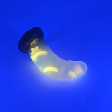 Load image into Gallery viewer, G2THQ64 Ignis Small NC 0031 UV GITD CS
