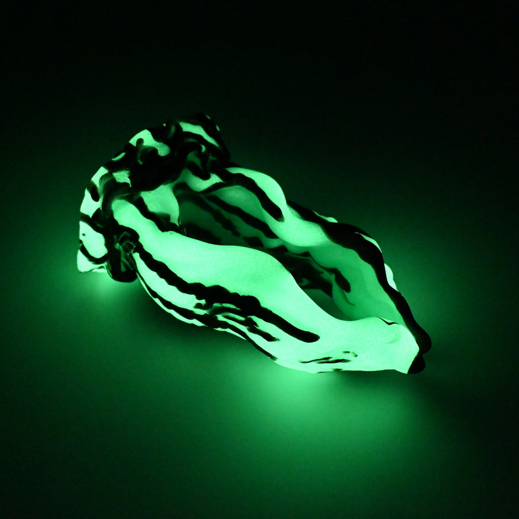 A3XJR37 Alara Medium 0020 UV GITD