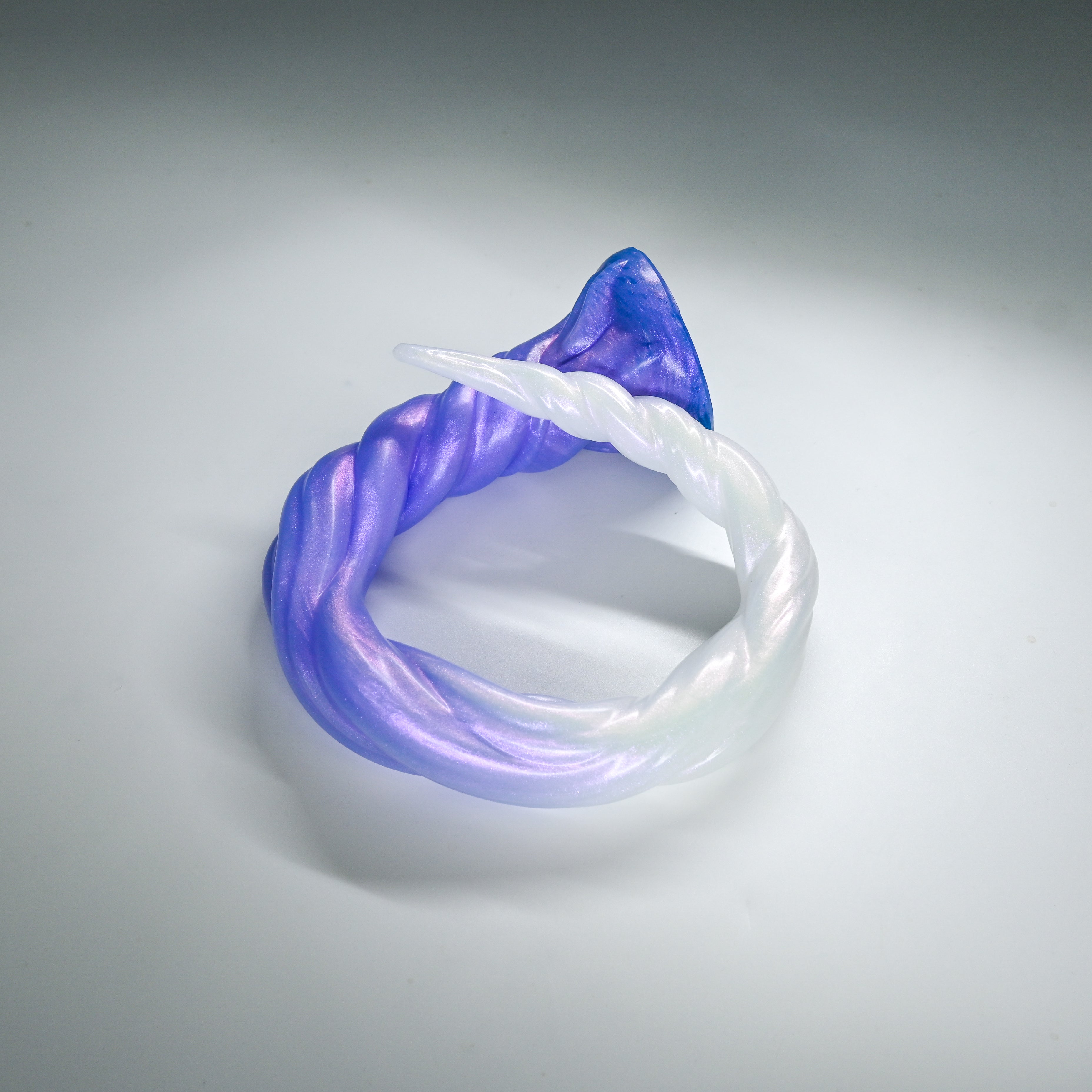 S3MJS26 Sera's Horn Medium 0050 CS