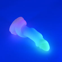Load image into Gallery viewer, 32SHP99 Celia Small UV GITD
