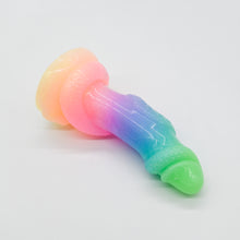 Load image into Gallery viewer, 33SHQ06u Celia Medium 0030 UV GITD GHU
