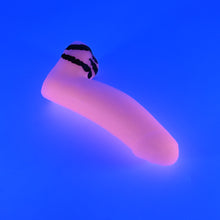 Load image into Gallery viewer, R2MJU03 Orion Small 0050 UV GITD
