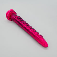 Load image into Gallery viewer, E3SHQ59 Illex Medium 0030 UV GITD
