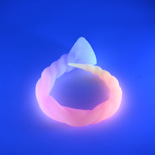 Load image into Gallery viewer, S3SJU06 Sera's Horn Medium 0030 UV GITD

