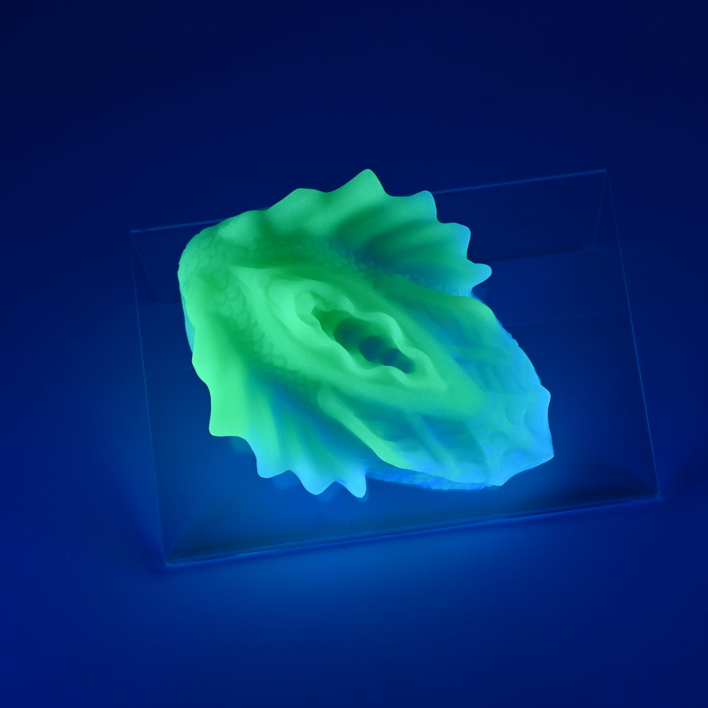 C2MJV39 Calypso Small 0050 UV GITD