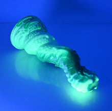 Load image into Gallery viewer, H3MEQ66 Hydrae Medium 0050 UV GITD
