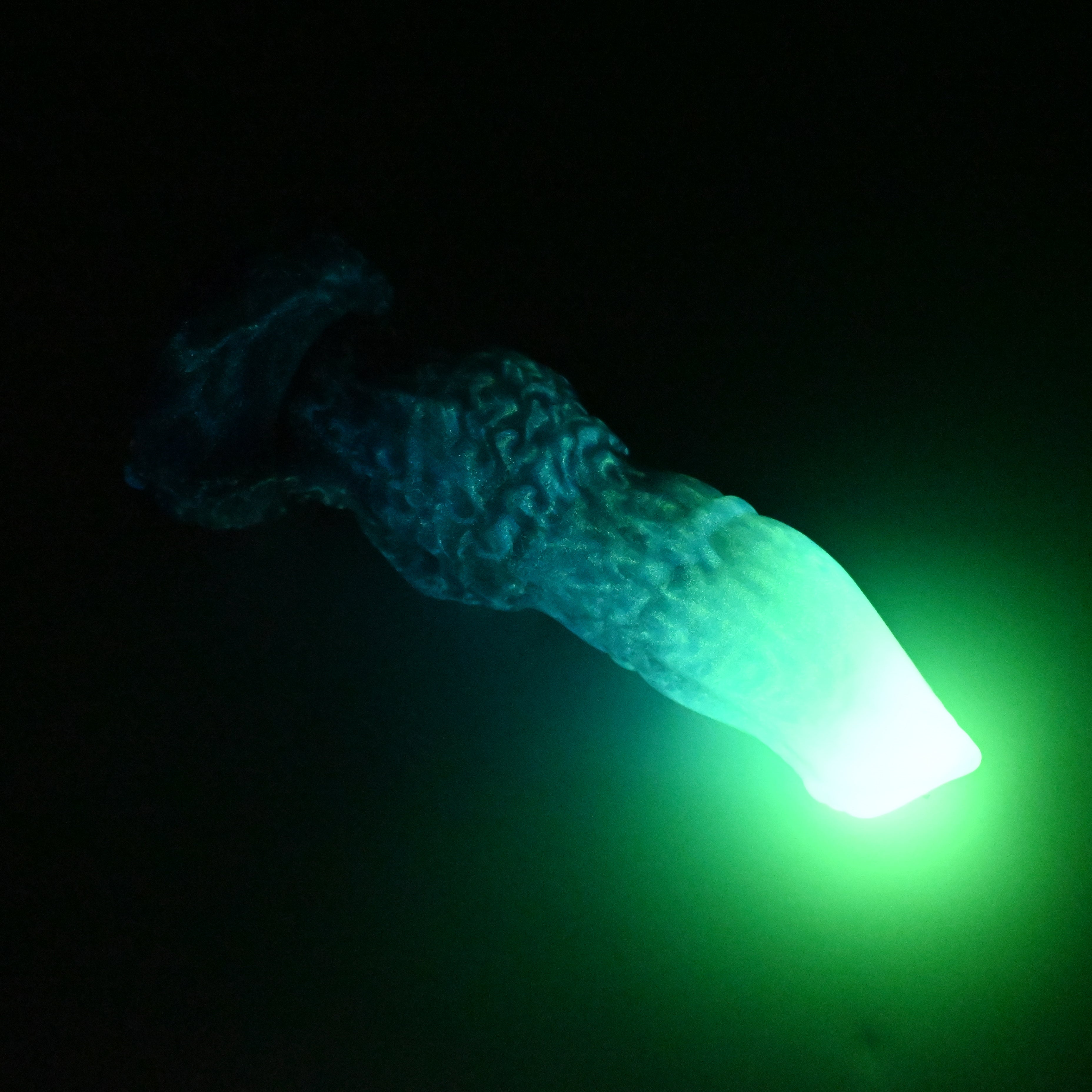 H2MJV57 Hellion Small 0050 UV GITD