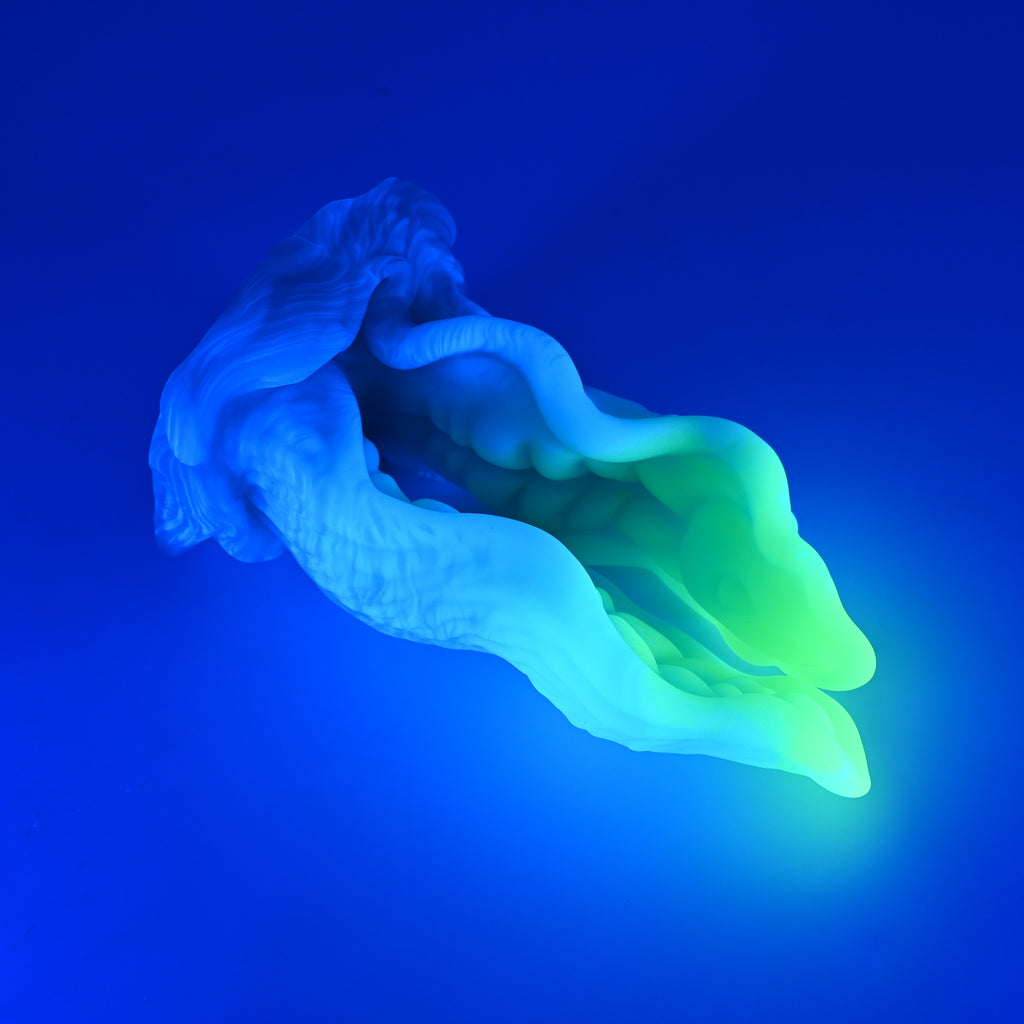 A4XJV27 Alara Large 0020 UV GITD *FLOP*