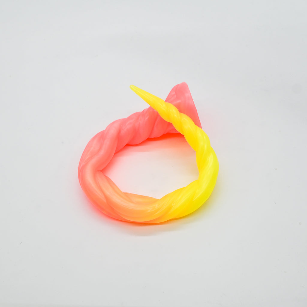 S3SJW05 Sera's Horn Medium 0030 UV