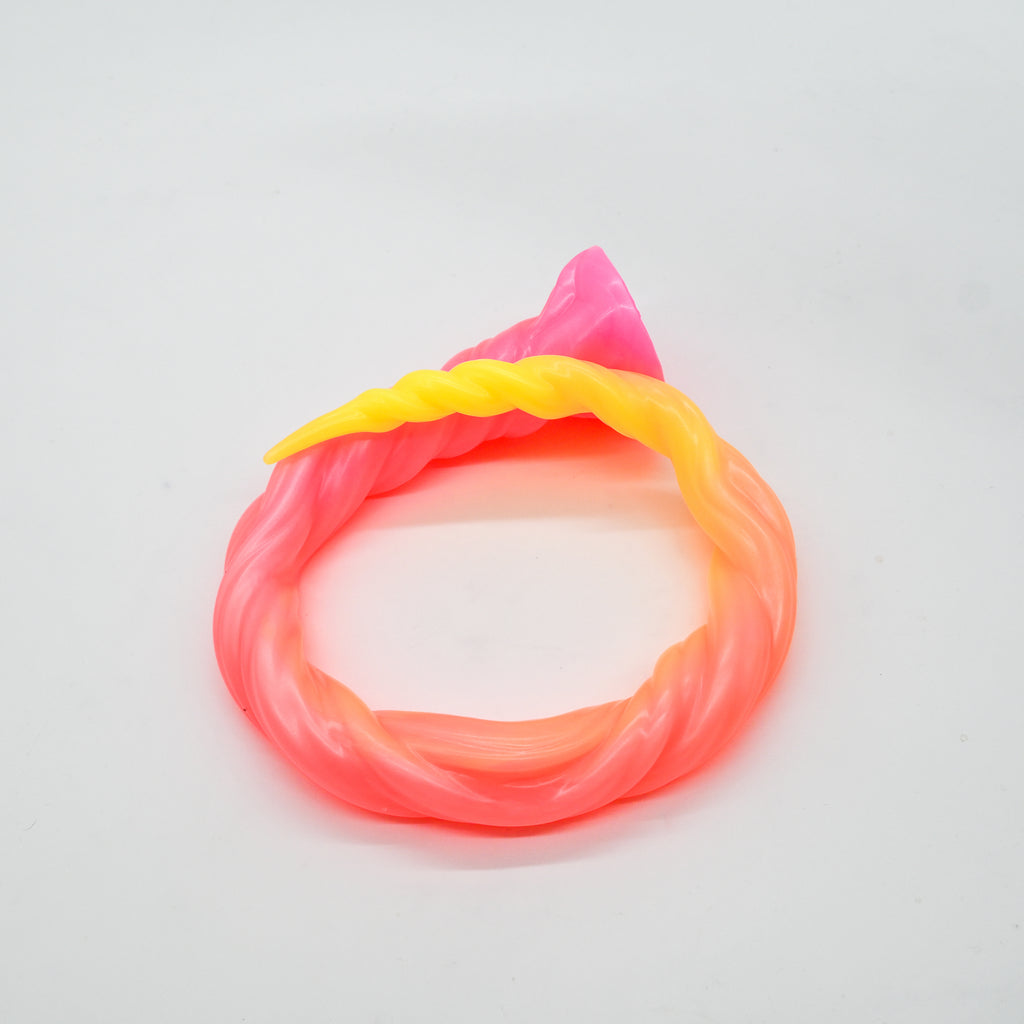 S4SJW07 Sera's Horn Large 0030 UV