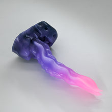 Load image into Gallery viewer, V2SHU18 Snark&#39;s Maw Small 0030 UV GITD CS
