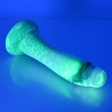 Load image into Gallery viewer, Z2MES77 Caelus Small 0050 UV GITD
