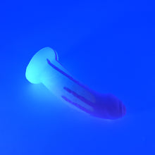 Load image into Gallery viewer, T2XHV53 Titan Small 0020 UV GITD
