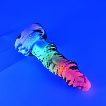 Load image into Gallery viewer, 33SHU47u Celia Medium 0030 UV GITD GHU
