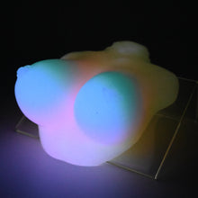 Load image into Gallery viewer, D2XGT24 Celeste Small 0020 UV GITD
