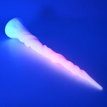 Load image into Gallery viewer, S2MGT99 Sera's Horn Small 0050 UV GITD
