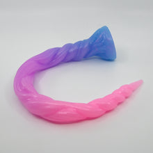 Load image into Gallery viewer, S3MGU01 Sera's Horn Medium 0050 UV GITD
