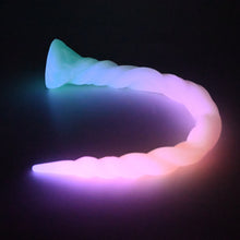 Load image into Gallery viewer, S3MGU01 Sera's Horn Medium 0050 UV GITD
