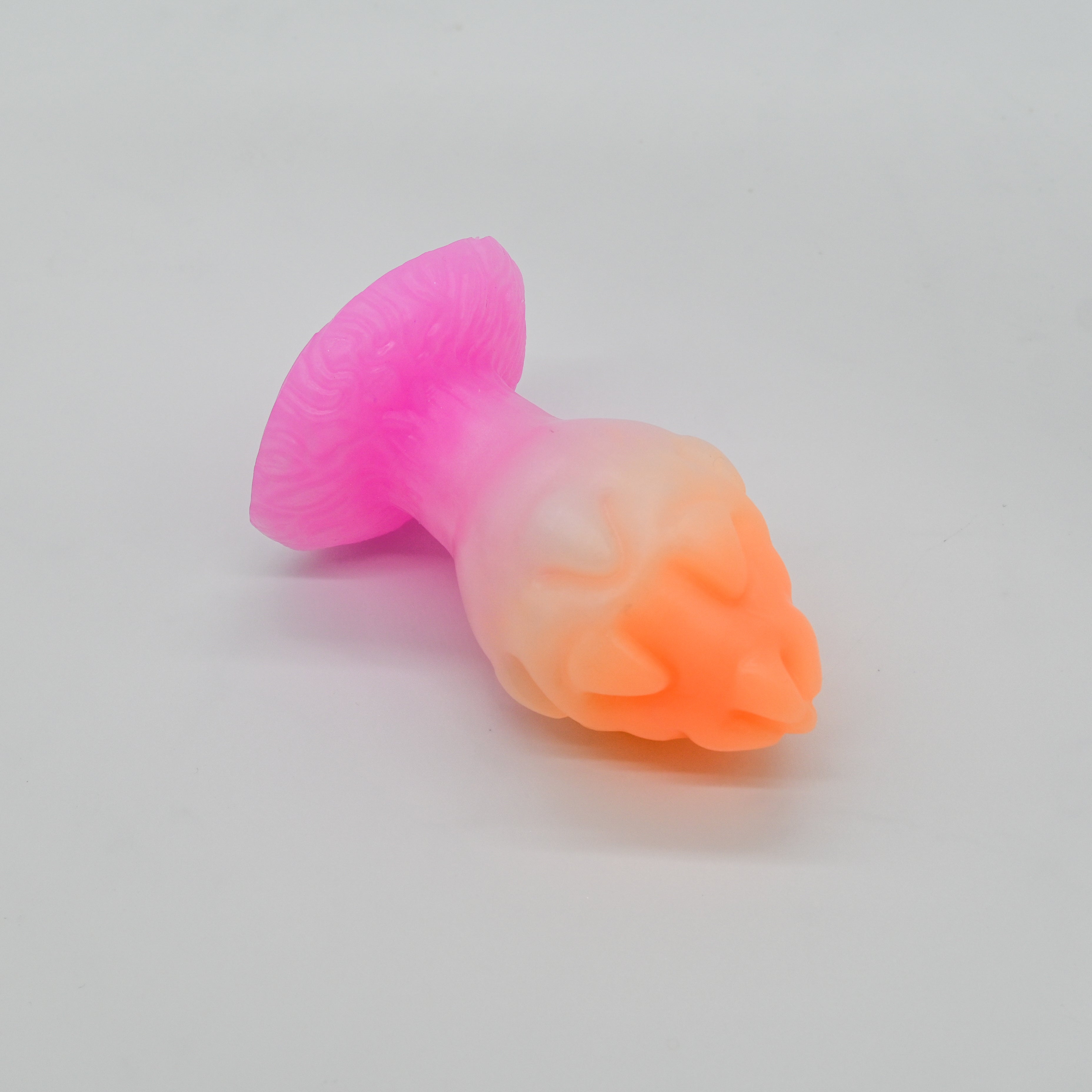 F3SJX36 Dragonfruit Plug Medium 0030 UV GITD