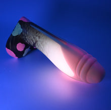 Load image into Gallery viewer, Q4SGV56u Aquus Large 0030 UV GITD GHU
