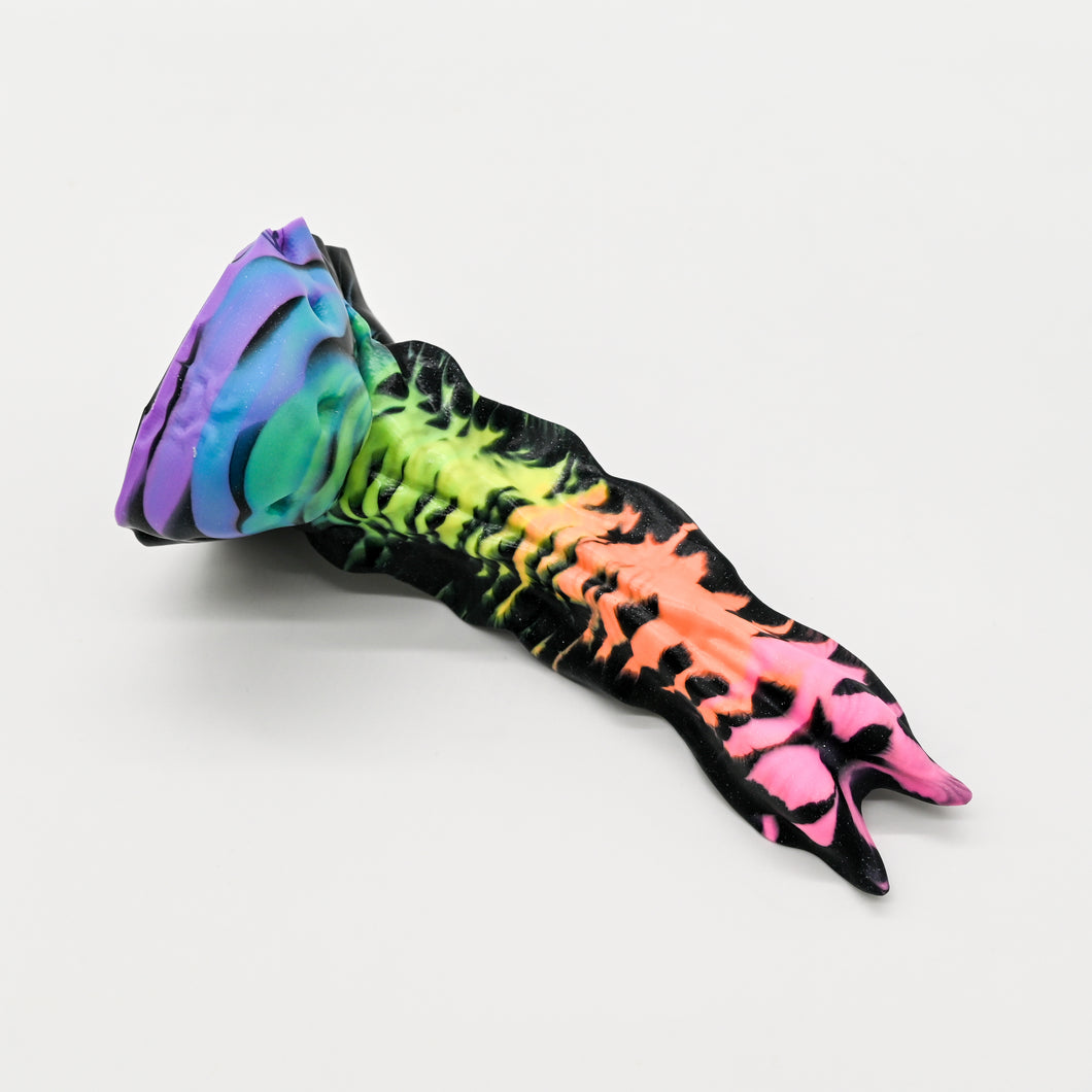 V2SHV70 Snark's Maw Small 0030 UV GITD