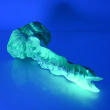 Load image into Gallery viewer, V2MER97 Snark's Maw Small 0050 UV GITD
